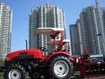 Four-wheel tractor